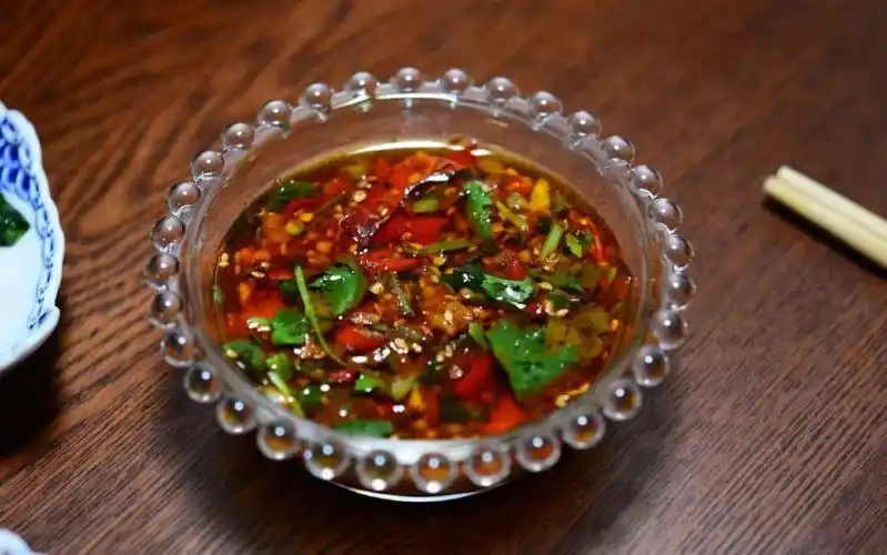 想要 减肥减脂的小伙伴,包子这里还有一个 低脂拌菜汁 .