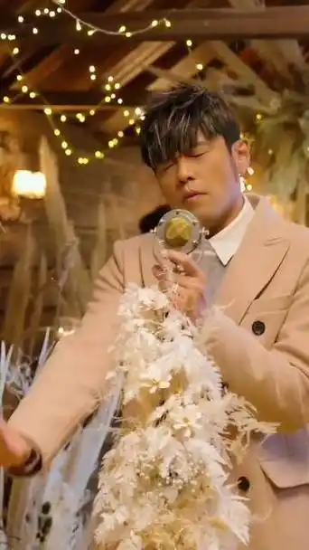 2023年周杰伦模仿大赛,粥饼伦超越周杰伦,相似度百分之99_网友_视频