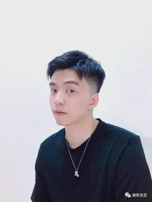 00后的你理发只会"两边铲短"?20款时尚男生发型参考!