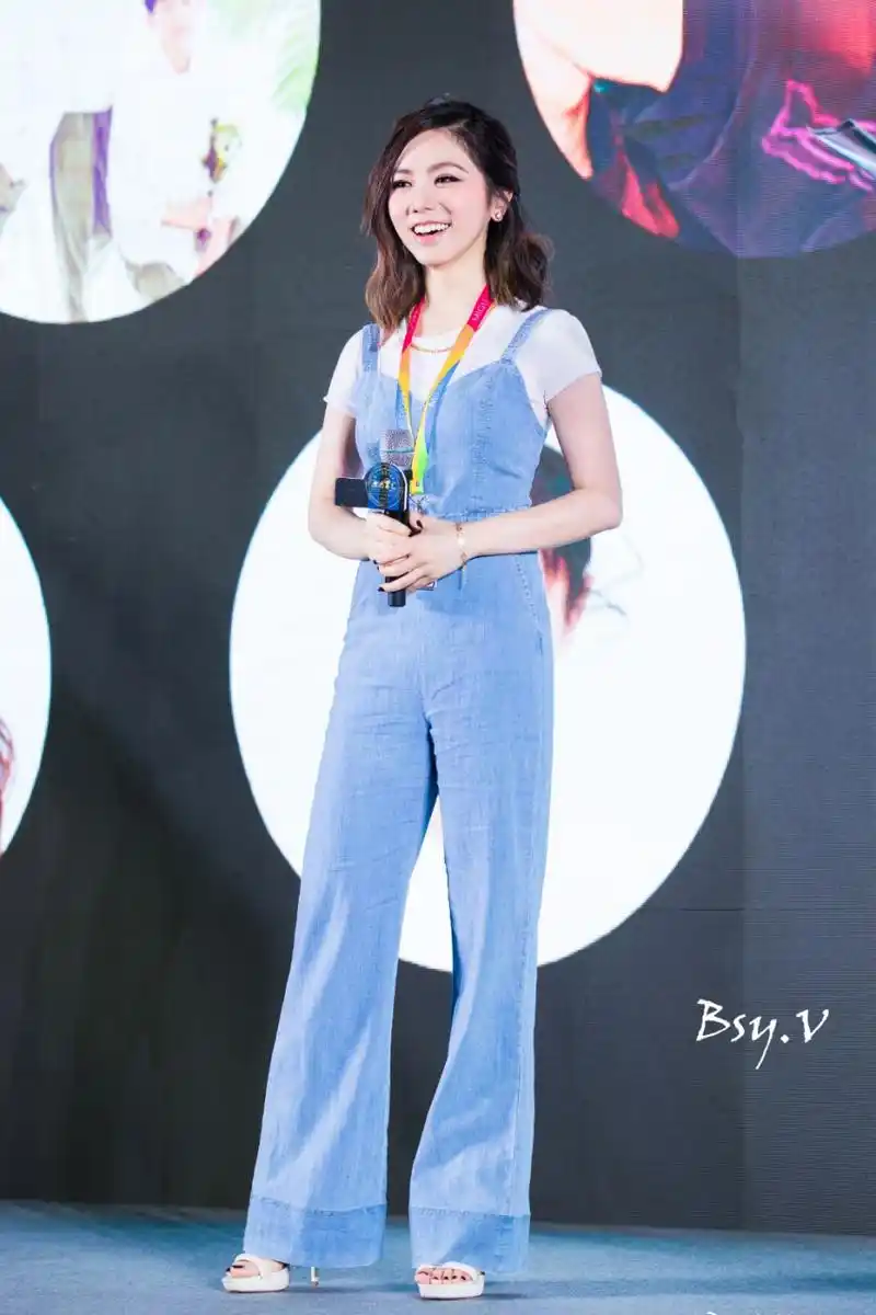 邓紫棋玉足合集