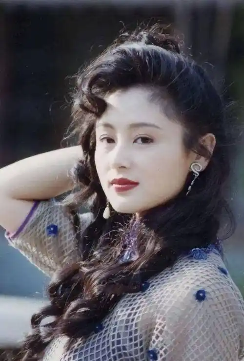 曾是"亚洲第一美女"的陈红,巅峰时期的美貌,几乎无人能及_美人_生活