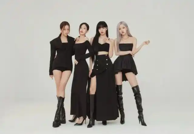 blackpink正规1辑《the album》销量超过120万张,成为k-pop女团最初