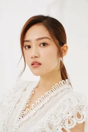 汤梦佳最新写真大片曝光, 一展优雅大方气质