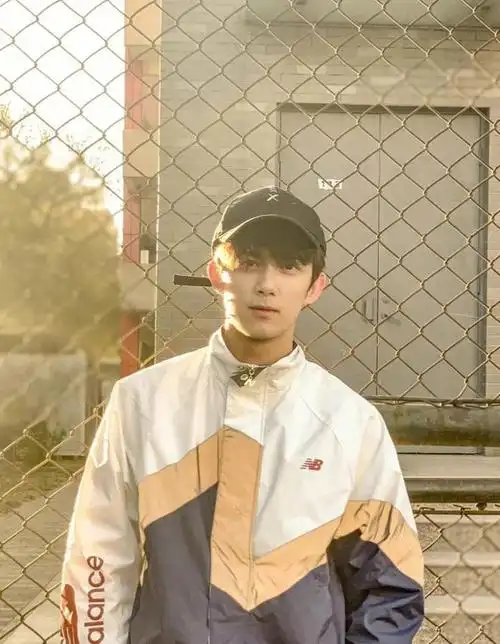 八卦新闻罗云熙吴磊思子杨幂何老师落楼瓜