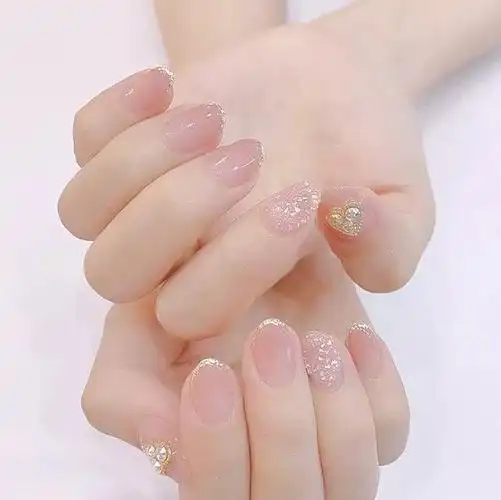 透明果冻色美甲夏季清凉必备