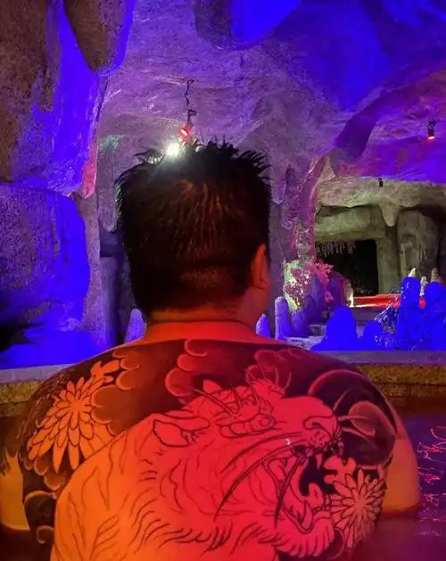 买家秀纹身图片_背部老传统新传统纹身图案