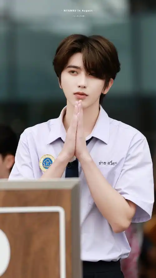 奔跑吧校服路透#93#奔跑吧泰国路透#为学长流泪了@蔡徐坤