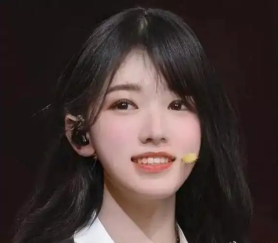 宋亚轩问自己女装漂亮吗上热搜了?到底是怎么回事?