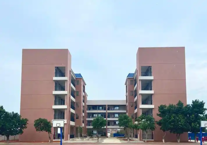 "新环境,新气象"--始兴县顿岗镇中心小学新教学楼正式启用