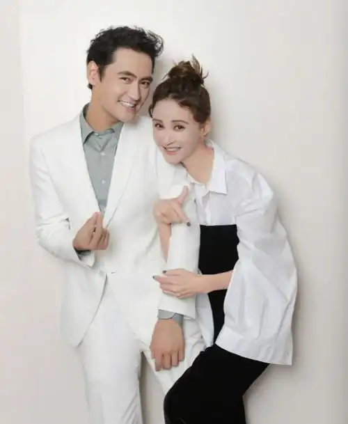 袁弘与梅西亲密接触签名逗笑全网笑料背后引发反诈意识讨论