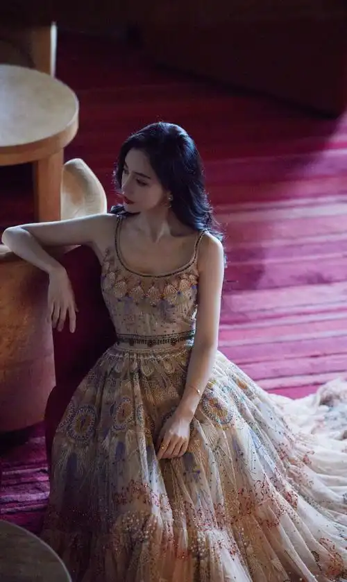 21/ 22演员杨颖,写真照22/ 22演员杨颖,写真照