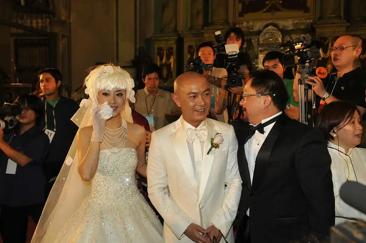 近日,张卫健在接受采访时自曝与张茜谈恋爱好几年,才向她表达爱意.