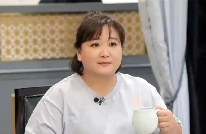 图源:网络更为致命的是,贾玲越来越胖.