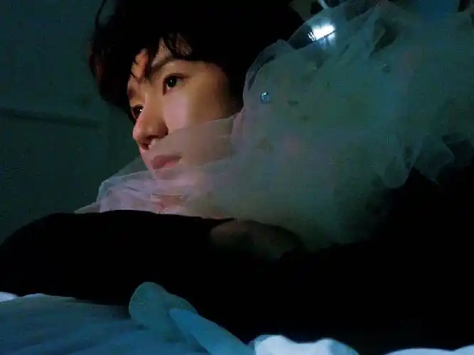 王源二巡定妆照#@tfboys-王源客厅狂欢二巡首套造型定妆照释出,他身