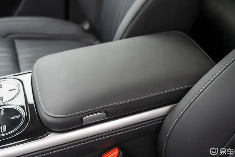 小鹏汽车g9副驾驶-中央扶手箱-音响-易车