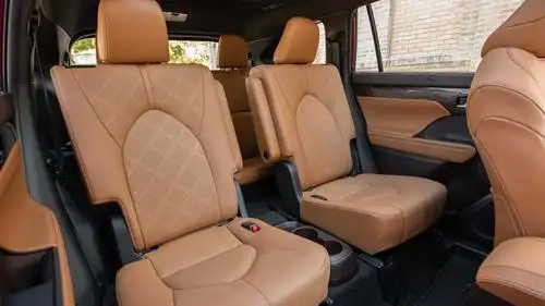 丰田申请grandhighlander商标或将推出大号汉兰达