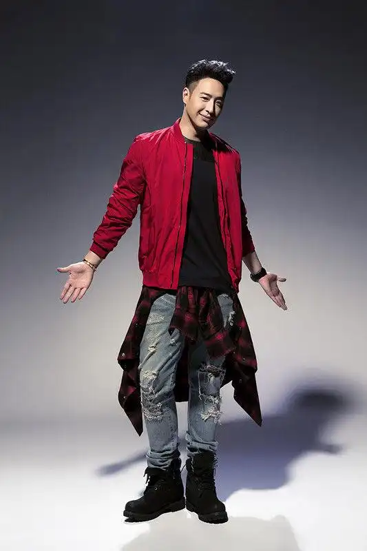 36岁潘玮柏生日虐狗!罗志祥隔空索吻