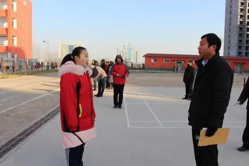 天寒情似火 力聚声震天 ——玉成中学迎元旦冬季校园运动会掠影