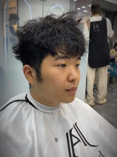 男士自来卷发型图片