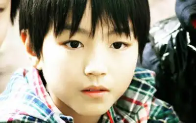 王俊凯早期小时候