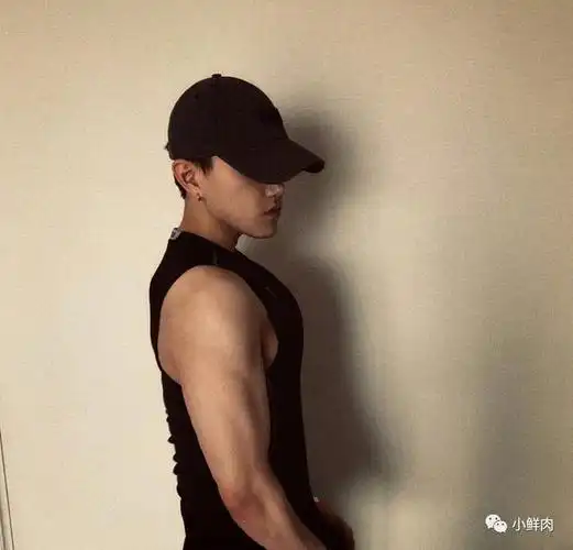 我比较喜欢的角色是朱元冰饰演的侯建白▼如果大家是《天天向上》的粉