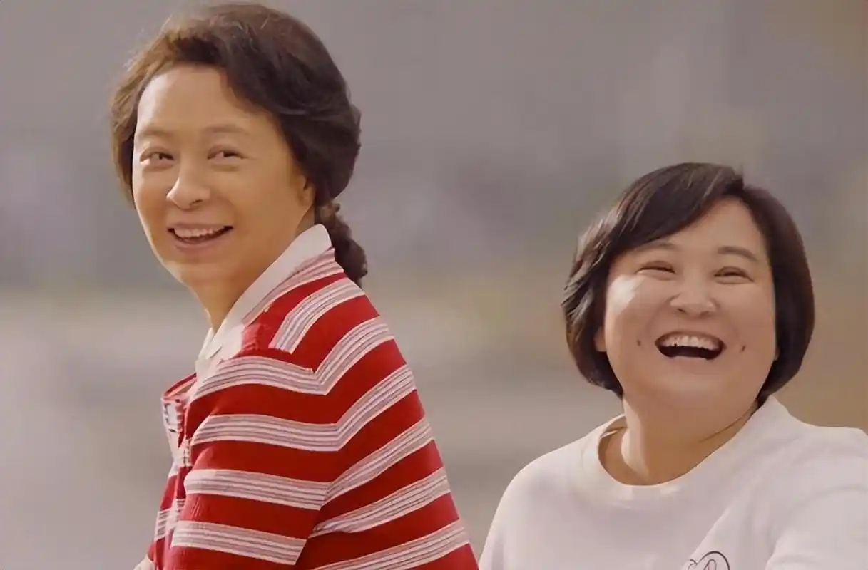 贾玲:诺言的兑现 贾玲用半年的时间,实现了自己的诺言,减肥100斤.