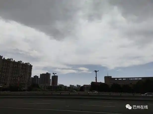 南宁1月天气为什么阴天(南宁1月天气为什么阴天那么热)