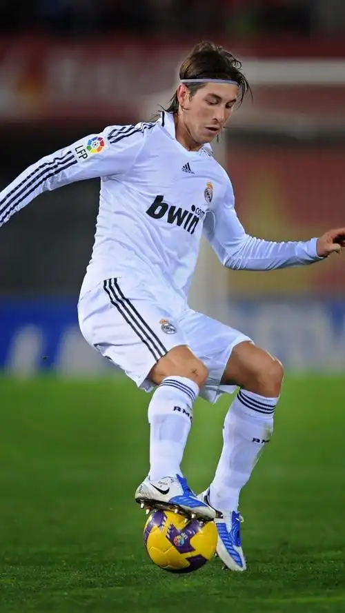 足球明星拉莫斯,高清图片,手机锁屏桌面-壁纸族