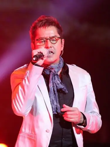 谭咏麟陆川大赞云朵歌迷纷纷献祝福