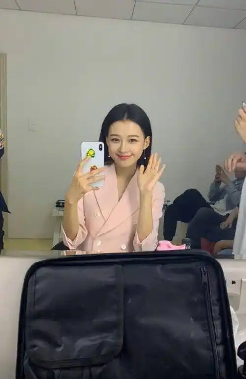 原创孙怡晒董子健给女儿讲睡前故事讲故事方式太洗脑粉丝rap要从小教