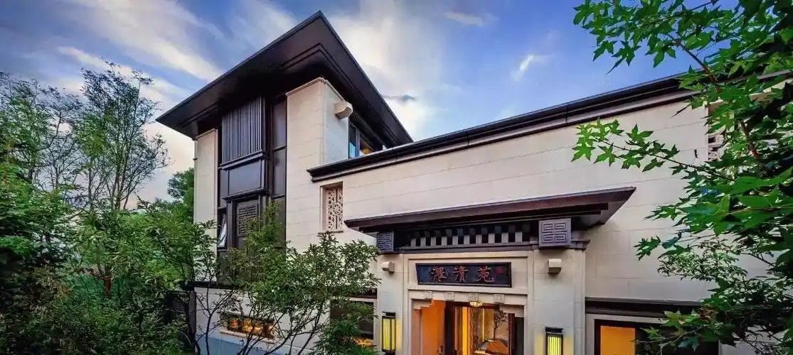 龙湖二十四载匠心积淀,铸就中国首席新中式别墅