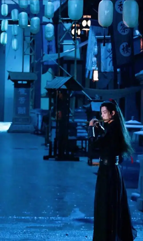 博君一肖肖战 夜色中的神秘使者,手持笛子,吹奏着属于你的旋律