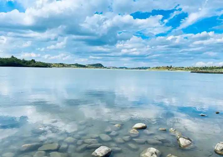 贵阳国庆周边游月亮湖公园