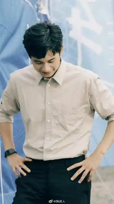 谁能想到光从胡先煦的背影就能看到林臻东的清冷感……|林臻东|胡先煦