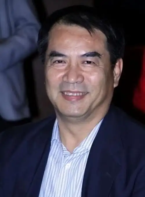 演员廖京生二婚娶了何睛为妻用爱温暖继子成了良夫慈父