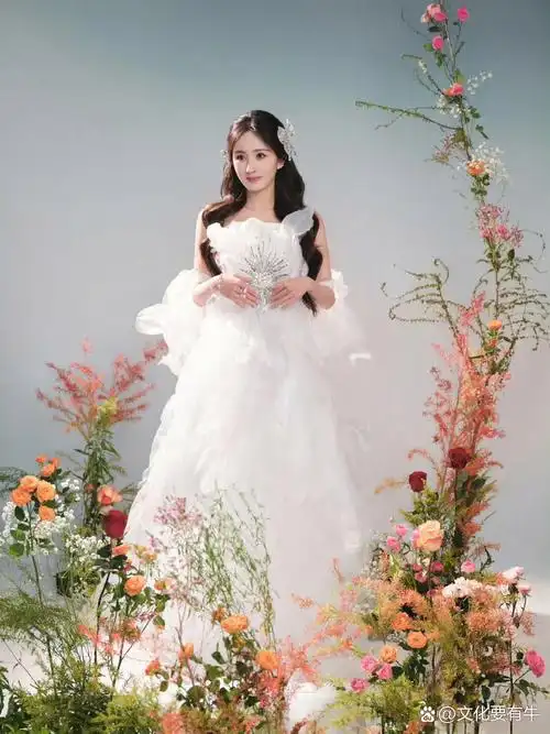 杨幂穿婚纱的样子,真是美的不可方物