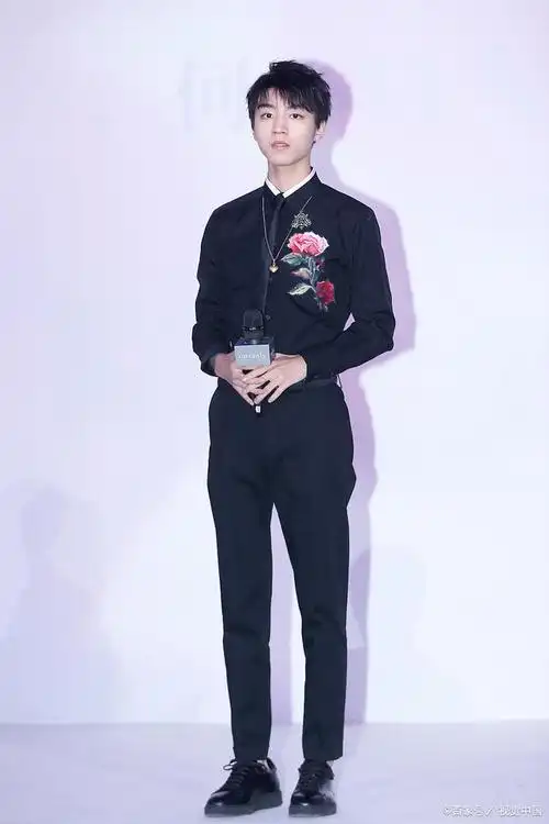 王俊凯将出席英雄联盟手游2周年庆典