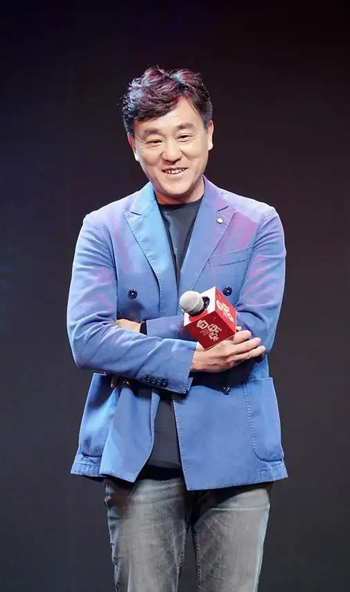 何冰笑谈白鹿cp相爱相杀