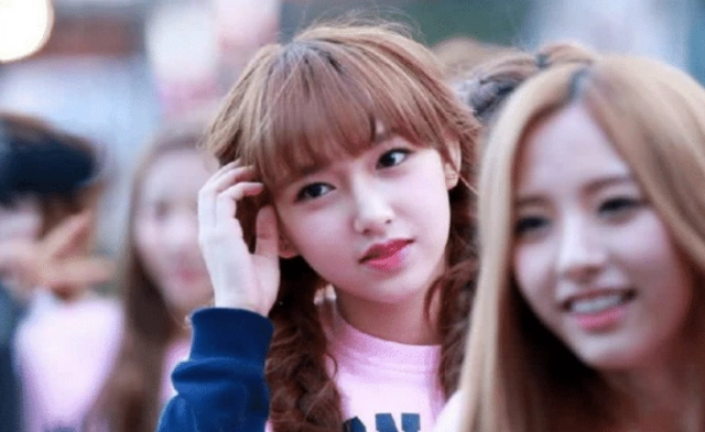 程潇"初中照"被扒开,没有任何特效下,嫩的能掐出水!