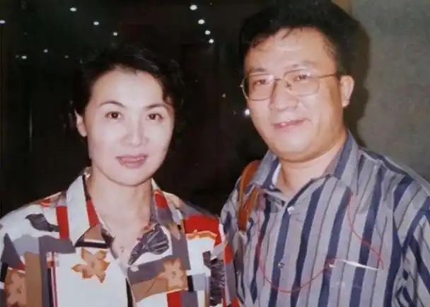 回顾:李媛媛20年前为腹中孩子拒绝治癌,41岁去世丈夫和儿子怎样