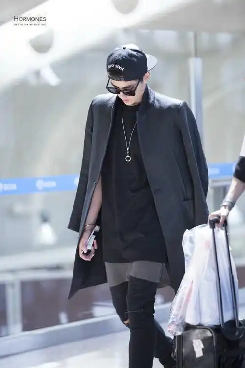 【吴亦凡】首都机场,好久不见,你一点没变