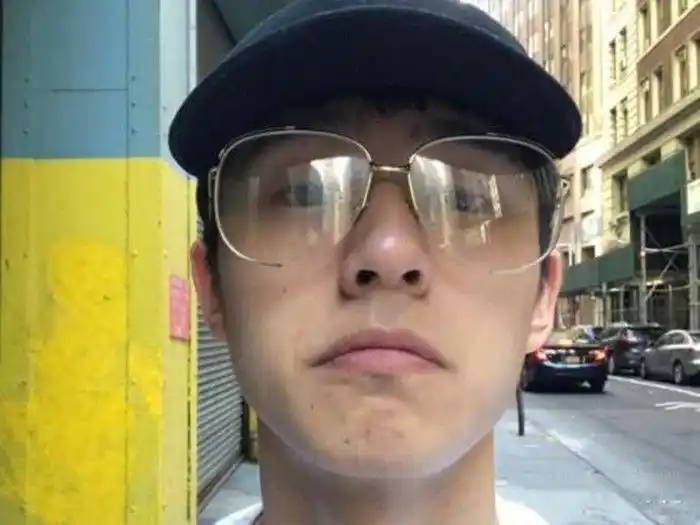 娱乐圈小鲜肉卸妆后照片,看到王俊凯心态崩了,网友:稳住