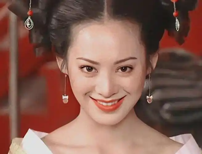 宁静再次无法控制自己的孤独,选择找年轻演员古雷结婚.