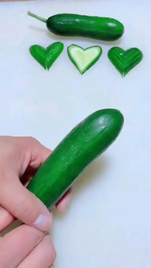 过年你家吃什么#黄瓜这样切太漂亮了,家庭简单摆盘.