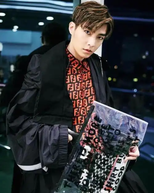 炎亚纶个人简历