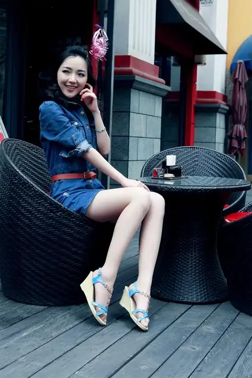 2013年夏季高档漆皮复古镶金水钻坡跟高跟凉鞋批发一件代发