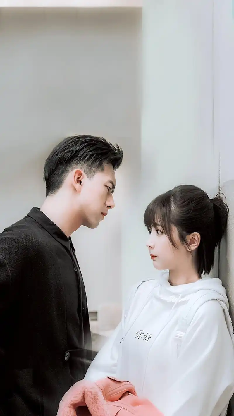 杨紫还真是和谁搭戏都有cp感,之前是和邓伦现在是李现,演技好棒,演