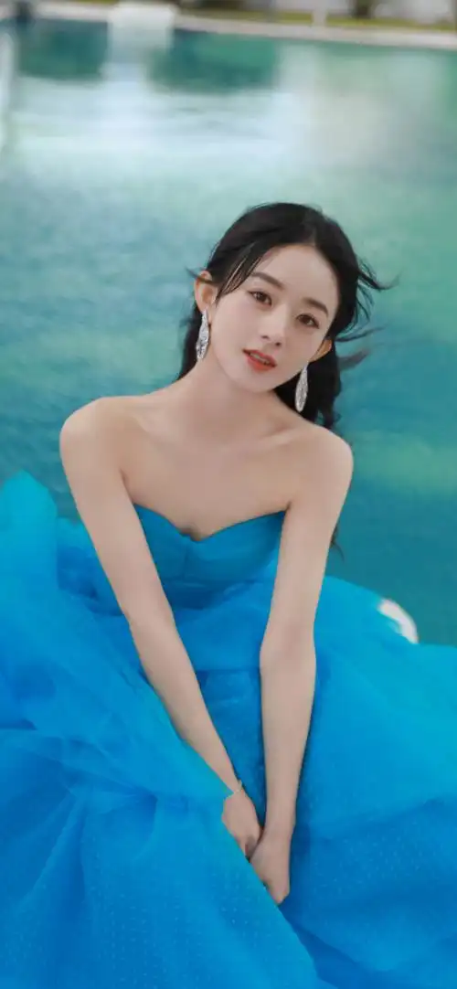 当红女明星赵丽颖蓝色纱裙手机壁纸