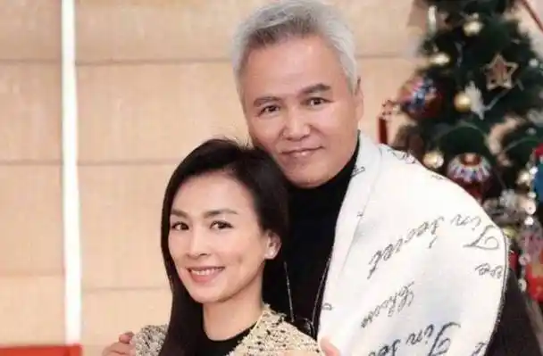 也难以弥补年龄差距过大带来的违和感_何润东_张嘉益_钟汉良