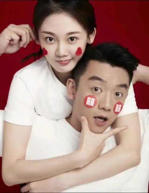 郑恺苗苗被小朋友索要合照,这一热点事件引发了网友们的广泛关注.